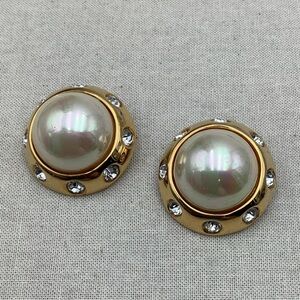 Vintage Nina Ricci Pearl and Gold Clip earrings